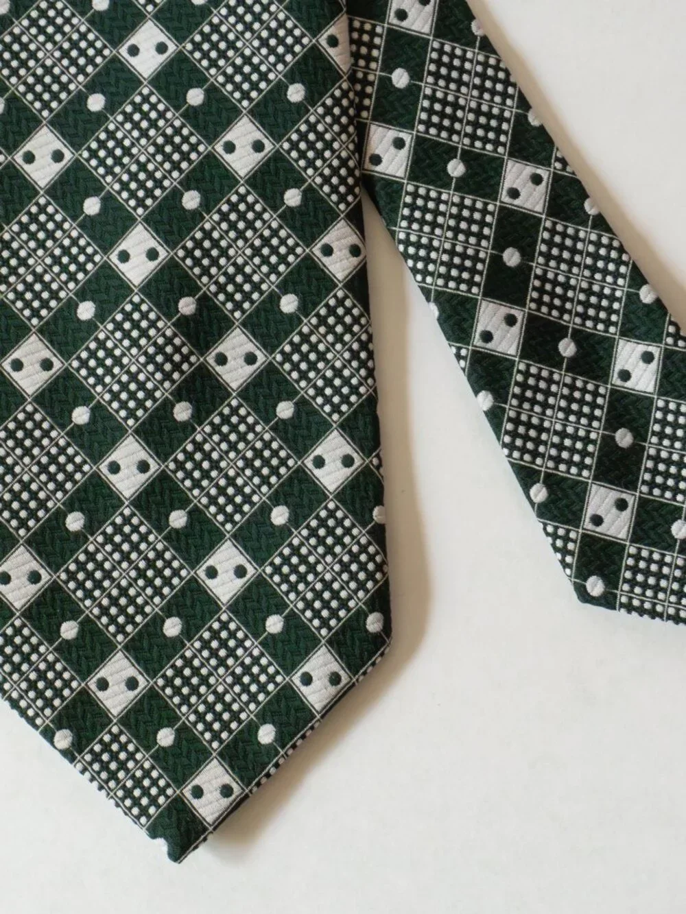 Vintage 1970s Men’s Green Geometric Polyester Wide Necktie 55” Long Retro Tie